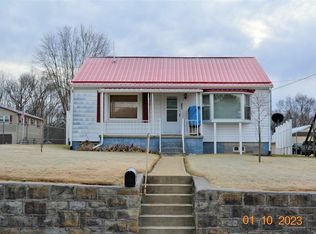 738 Gatewood Rd, Fayetteville, WV 25840