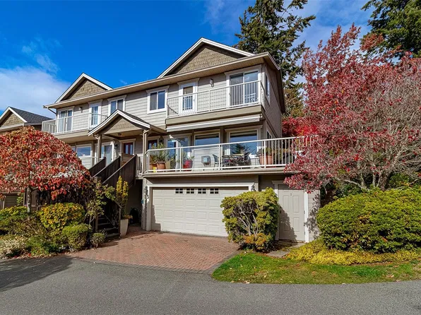 118 Aldersmith Pl #15, View Royal, BC V9A 7M9