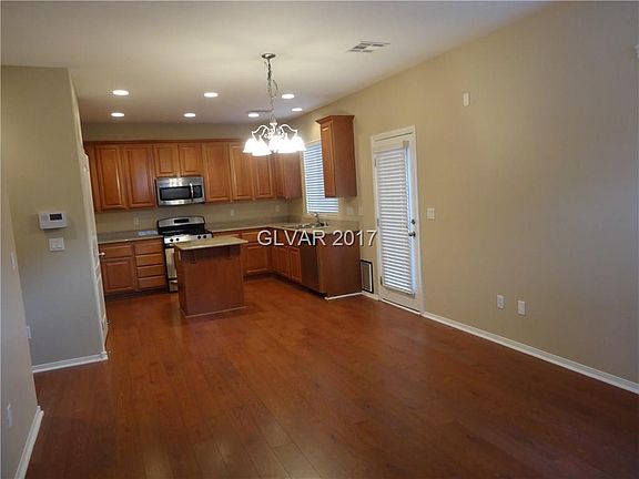 3rd image of 8221 Brilliant Pompon Pl #0