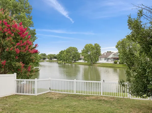 10040 Cedar Lake Dr, Aubrey, TX 76227