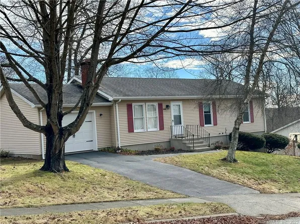 106 Crest Drive, Groton, CT 06355