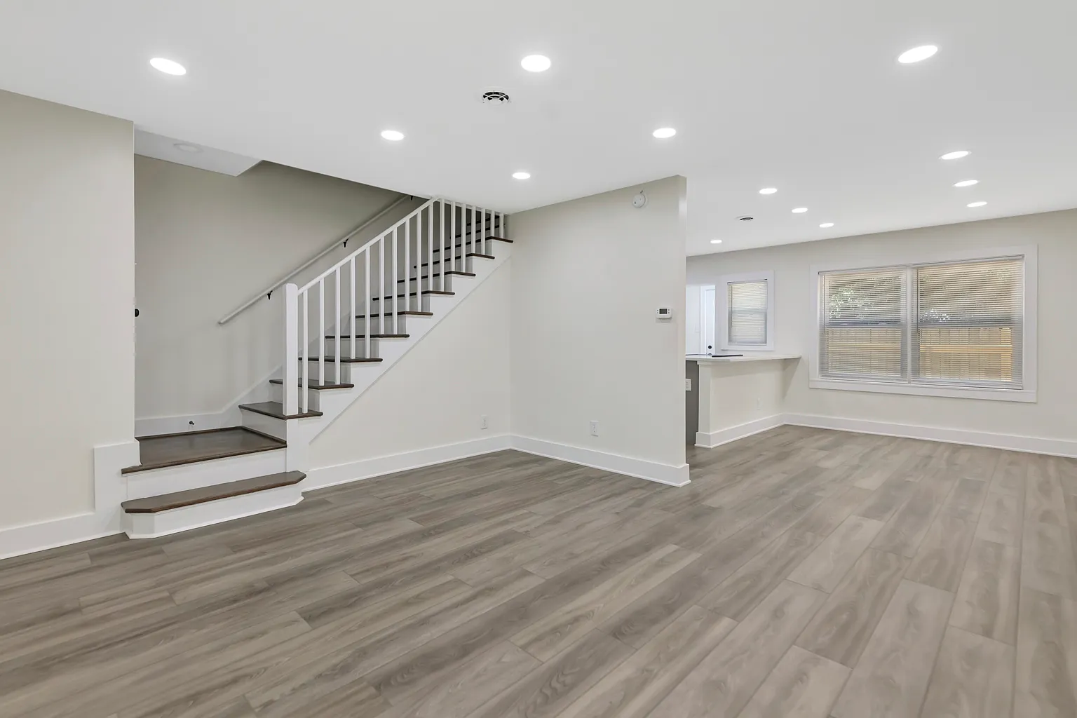 2 bed, 972 sqft, $1,750 — Photo 3