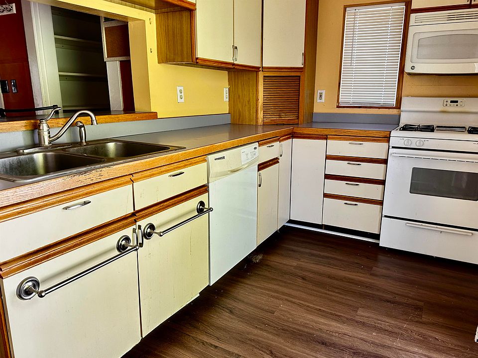 2 Ascutney Street, Windsor, VT 05089 Zillow