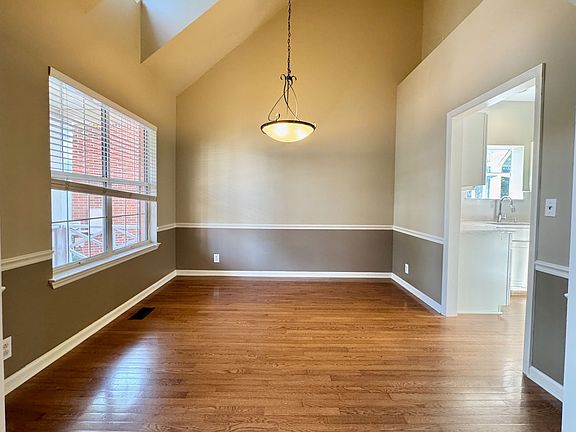 4th image of 4008 Linden Ct