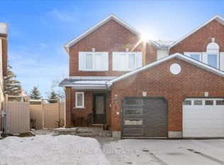 1 Peterson Pl, Ottawa, ON K2L4A8