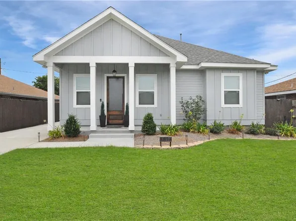 3816 Charles Dr, Chalmette, LA 70043