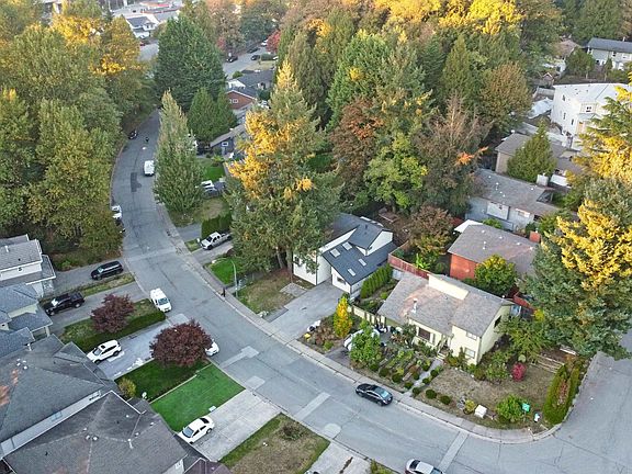 3rd image of 8330 Sheaves Rd