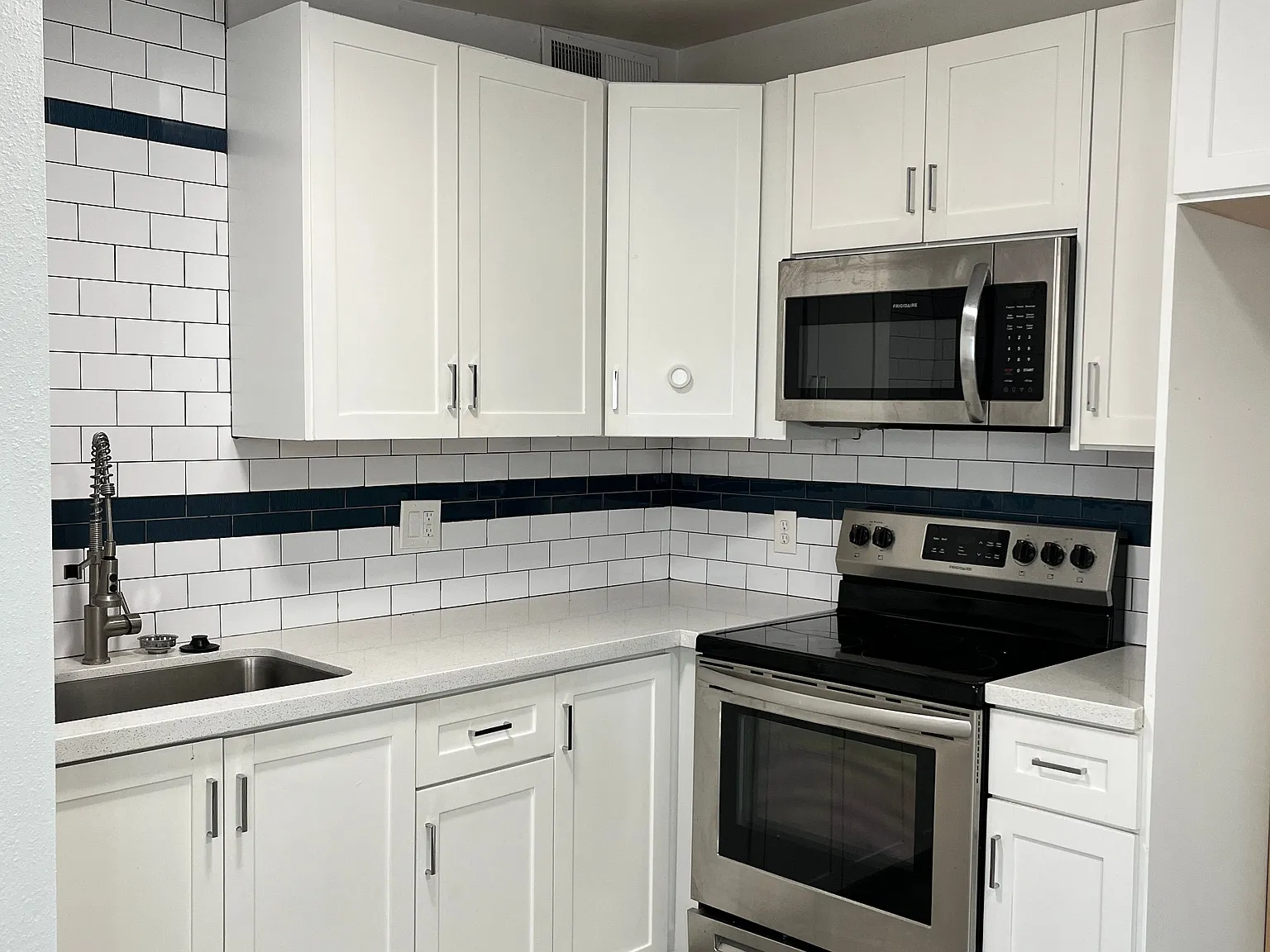 2 bed, 900 sqft, $1,195 — Photo 1