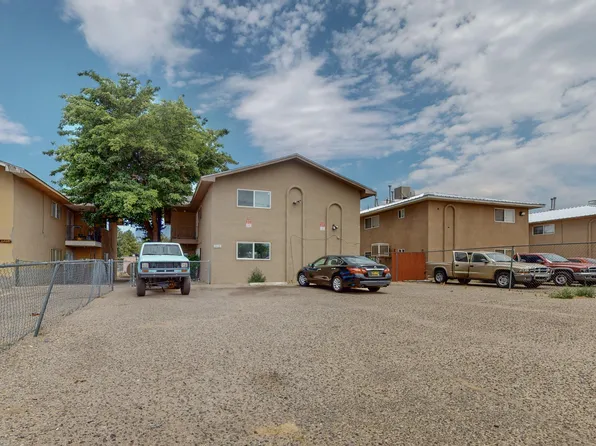 8409 Trumbull Ave SE, Albuquerque, NM 87108