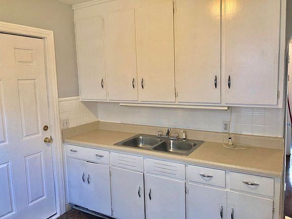2nd image of 2608 Meadows St NW