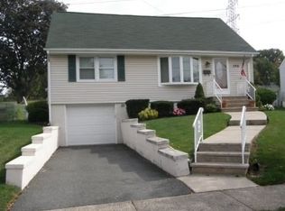 146 Oak Ridge Rd, Clifton, NJ 07013