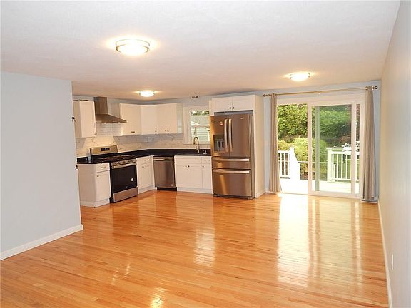 5th image of 120 Gallway St