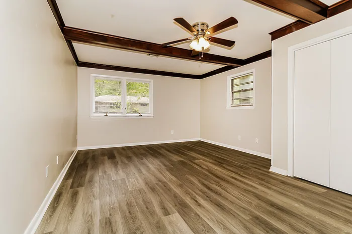 1600 Grove Hill Rd — Photo 5