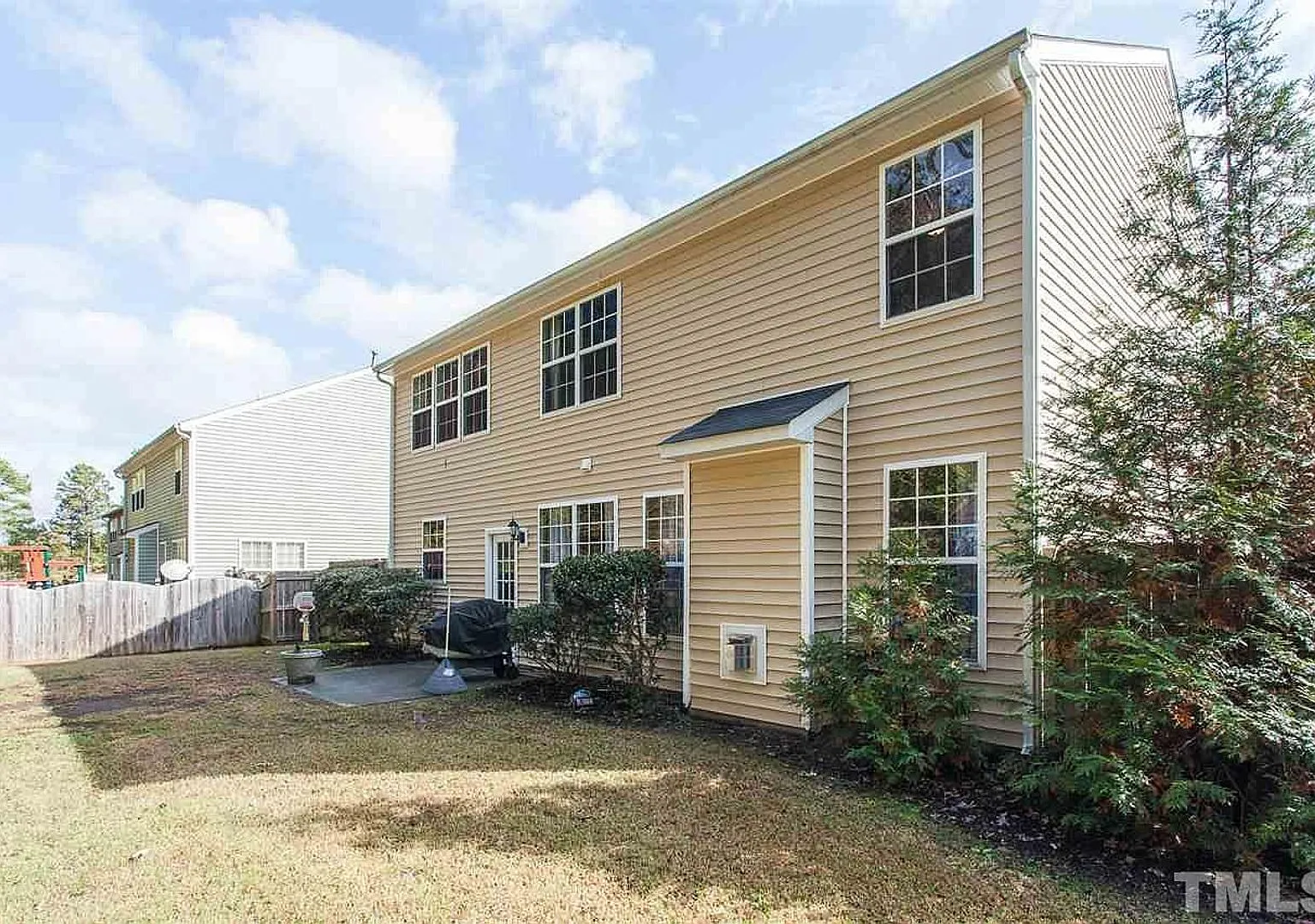 Room in 4 Bedroom Home at Autumn Leaf Ln — Photo 4