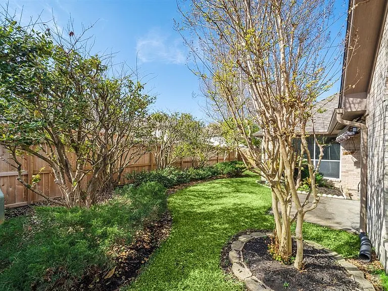 3310 Shadowchase Dr — Photo 16