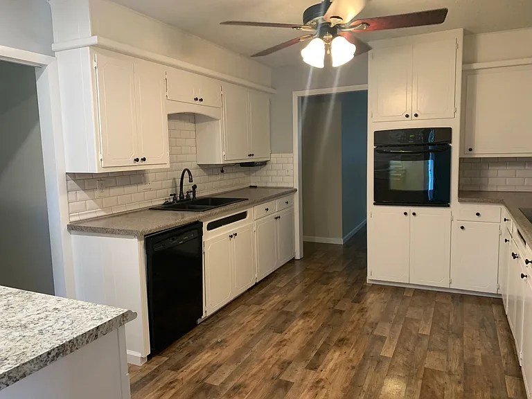 2813 Massachusetts Ave — Photo 12