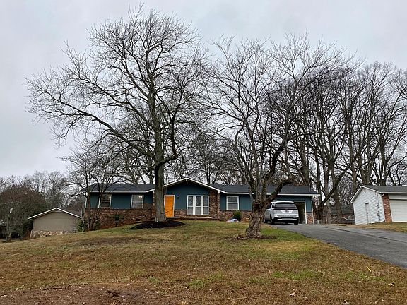 3rd image of 11829 Midhurst Dr