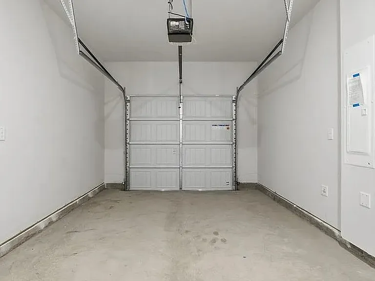 137 Village Green Dr — Photo 10