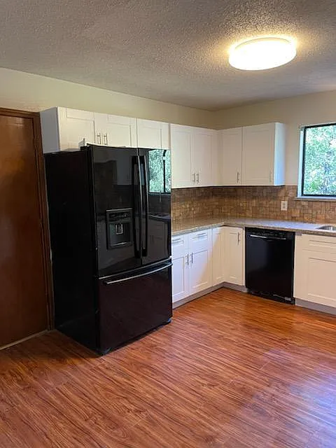 3 bed, 2054 sqft, $2,775 — Photo 4