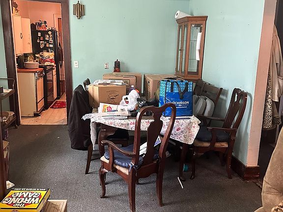 4th image of 1262 Davis St