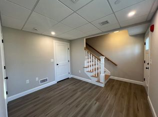 7 Juniper Ln, Portsmouth, NH 03801