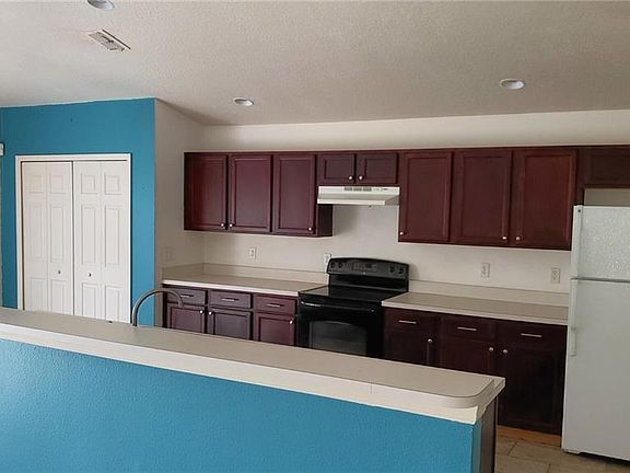 4th image of 1130 Normandy Dr