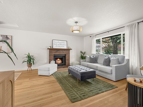5th image of 657 SW 7th St