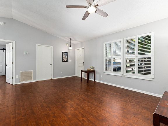 5th image of 850 SW Durham Terrace