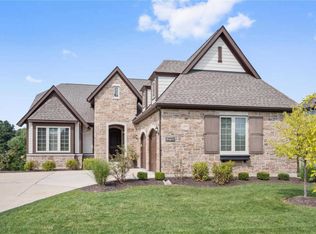12725 Creekside View Dr, Saint Louis, MO 63141