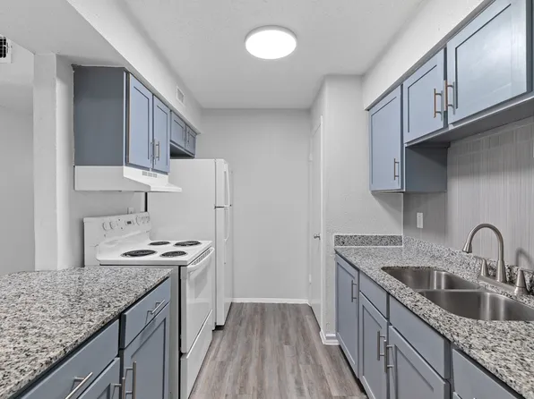 La Nueva Casa Grande, 2425 Barnard Rd #13C, Brownsville, TX 78520