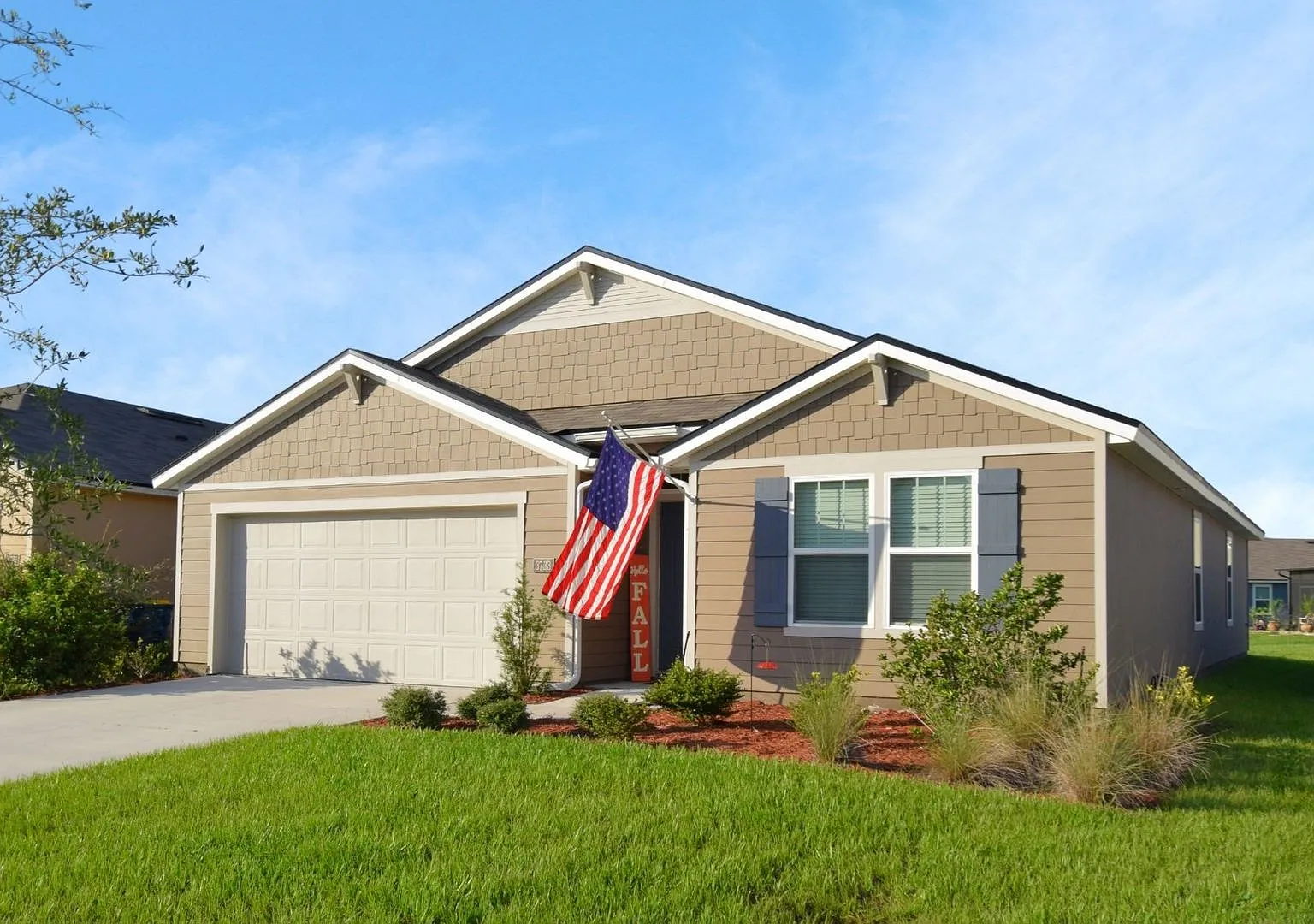 Alta Lakes Living! 4BR Home with Water View & Pool & Amenities Access — Photo 1