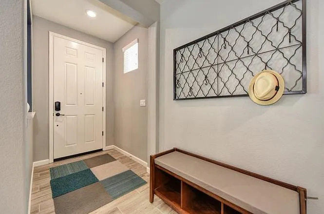 1009 Dennington Pl — Photo 2