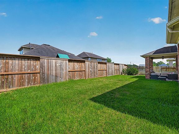 3rd image of 2503 Golf Ridge Cir