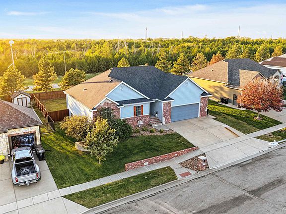 2nd image of 2208 Brookefield Dr