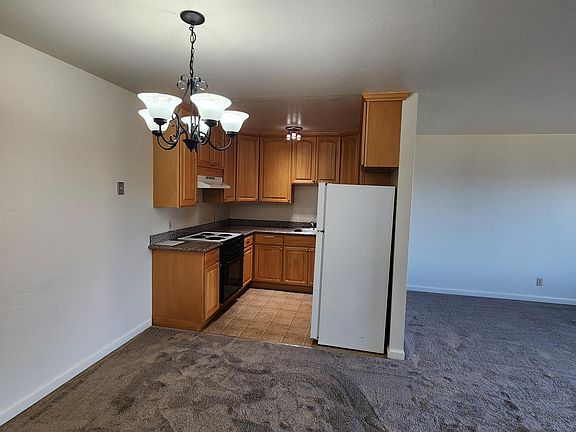 2nd image of 620 Serramonte Blvd APT 9