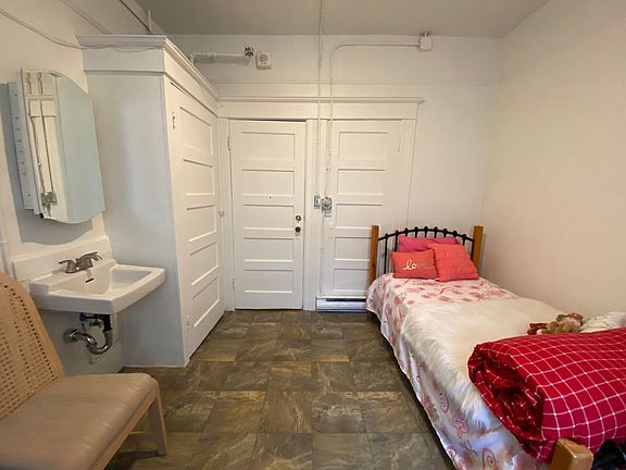 4th image of 833 Kearny St #3