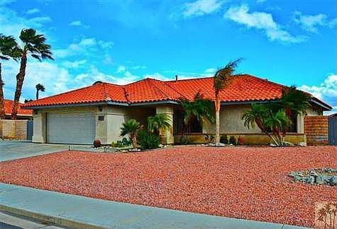 2nd image of 2760 N Hermosa Dr