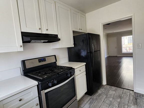 3rd image of 1421 N Mansfield Ave #7886465