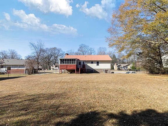 4th image of 3609 Mary Ln
