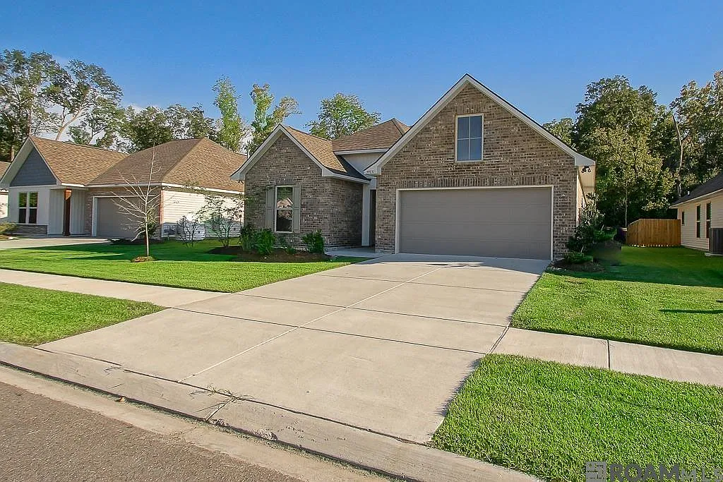 3 bed, 1649 sqft, $2,300 — Photo 1