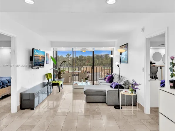 20335 N Country Club Dr #310, Aventura, FL 33180