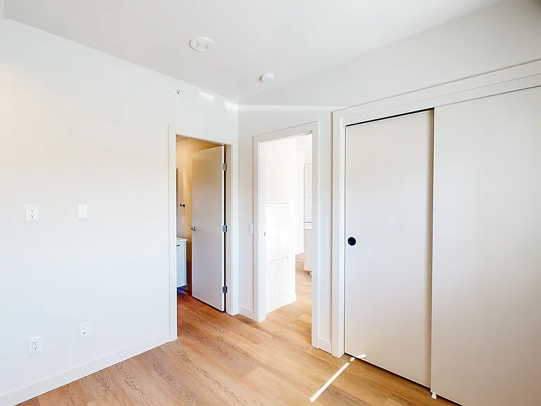 1107 Gladstone Rd NW #407 — Photo 9