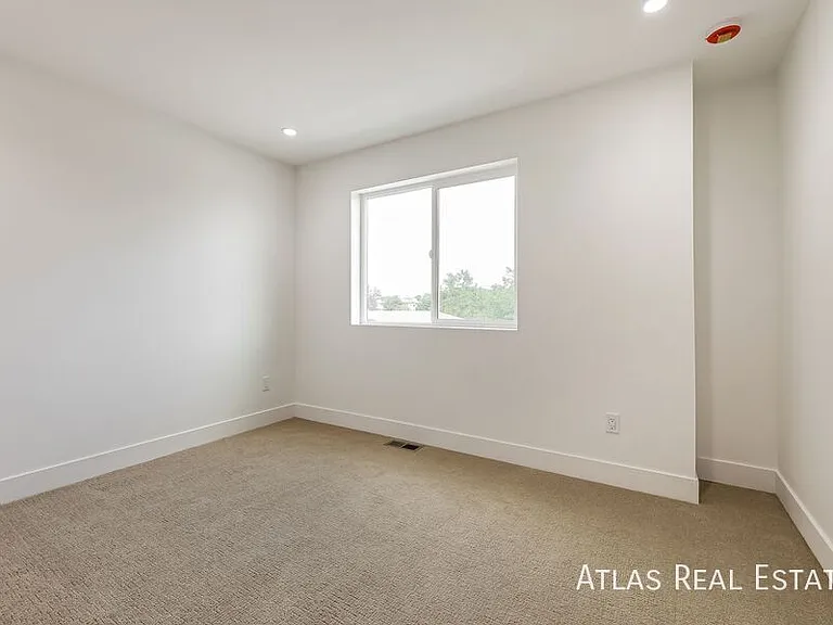 2740 W 2nd Ave — Photo 12