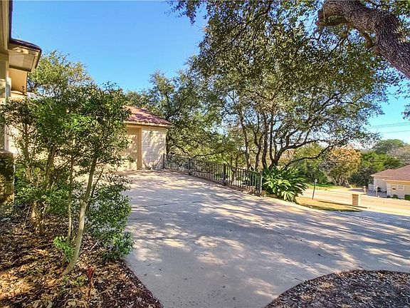 4th image of 409 Lakeway Dr