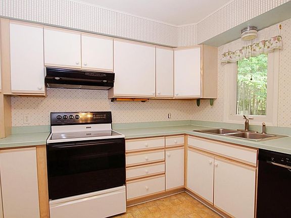3rd image of 1344 Scenic Dr