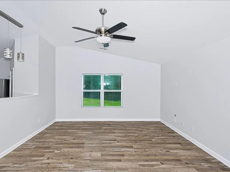 1715 Cheryl Ln — Photo 17
