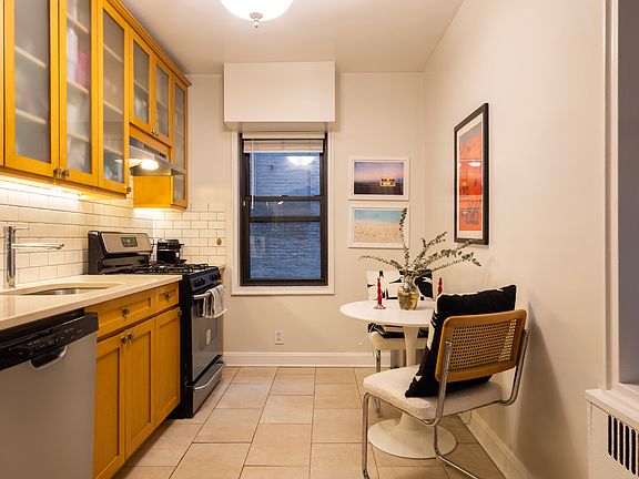 5th image of 95 Lexington Ave #1
