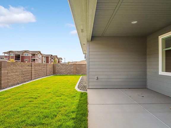 4th image of 2594 Sunray Ave