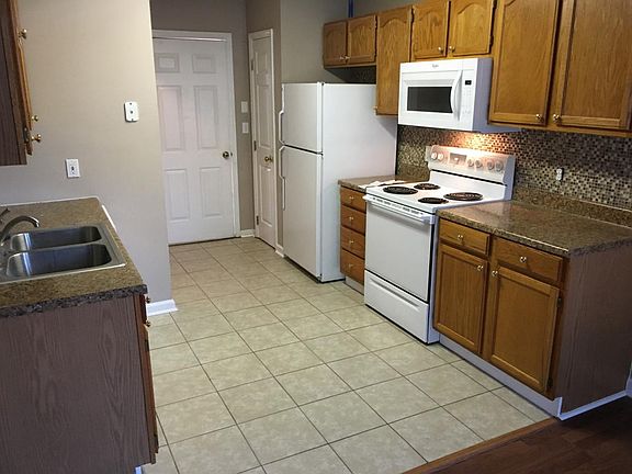 2nd image of 109 Jaybird Ct