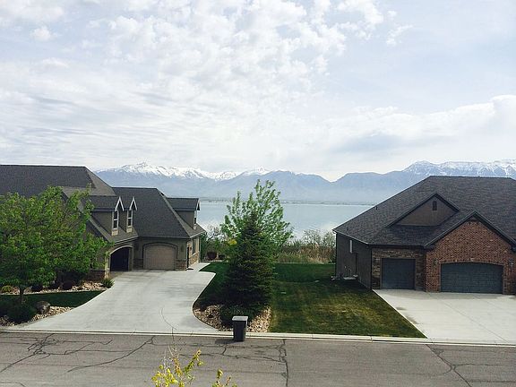 2nd image of 1727 S Amanda Ln